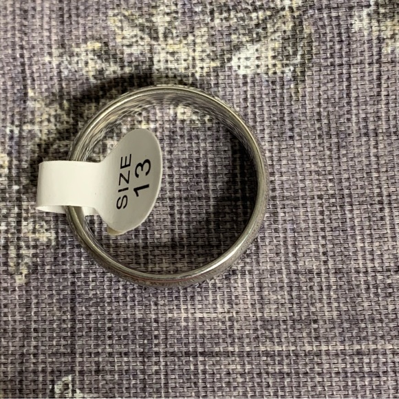 NWT Men’s Thick Etched Superman Ring - Picture 2 of 9